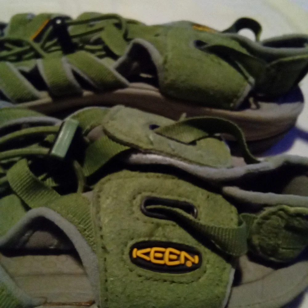 Adult Keens Green Outdoor Sandals Size 10 - Picture 6 of 7